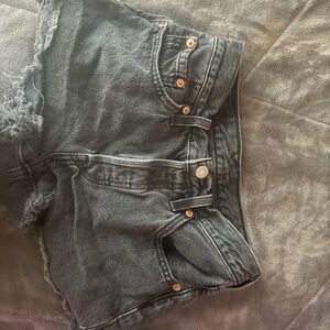 Levi 501 shorts size 23
